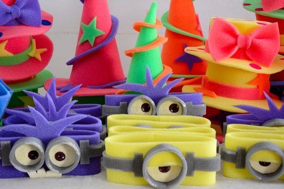 Bodas divertidas: Gorros de globoflexia para bodas vs gorros de espuma | Pasa la risa