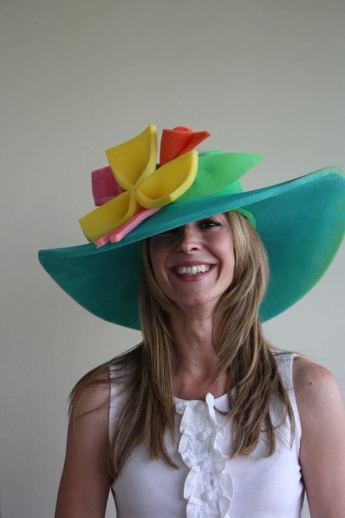 Bodas divertidas: Gorros de globoflexia para bodas vs gorros de espuma | Pasa la risa