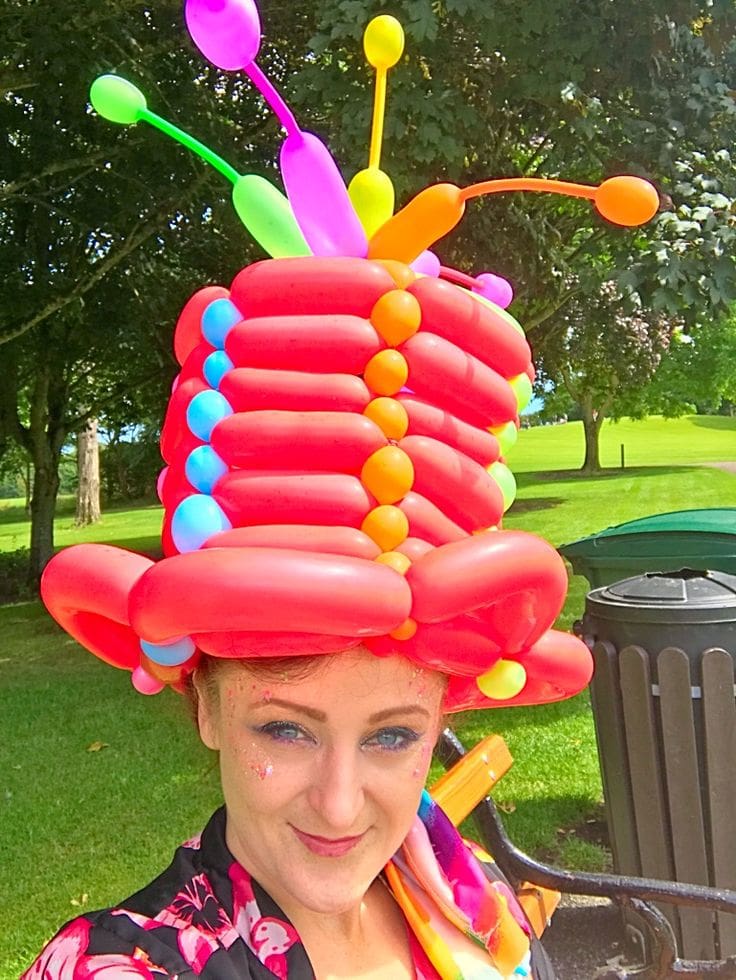 Bodas divertidas: Gorros de globoflexia para bodas vs gorros de espuma | Pasa la risa