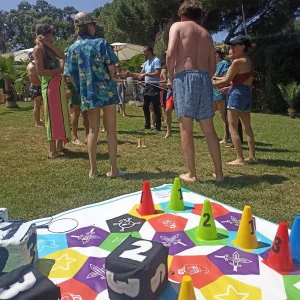 Party games un team building de juegos de mesa gigantes Pasa la risa