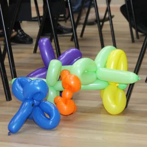 balloon art lab un team building de globoflexia Pasa la risa
